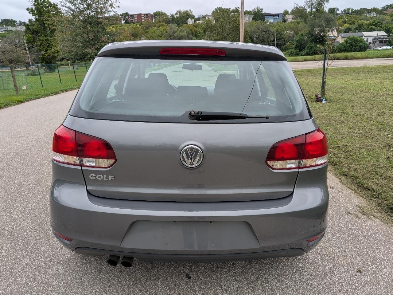 Volkswagen Golf 2.5L 4-Door 2013
