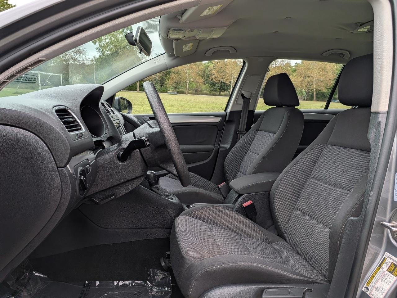 Volkswagen Golf 2.5L 4-Door 2013