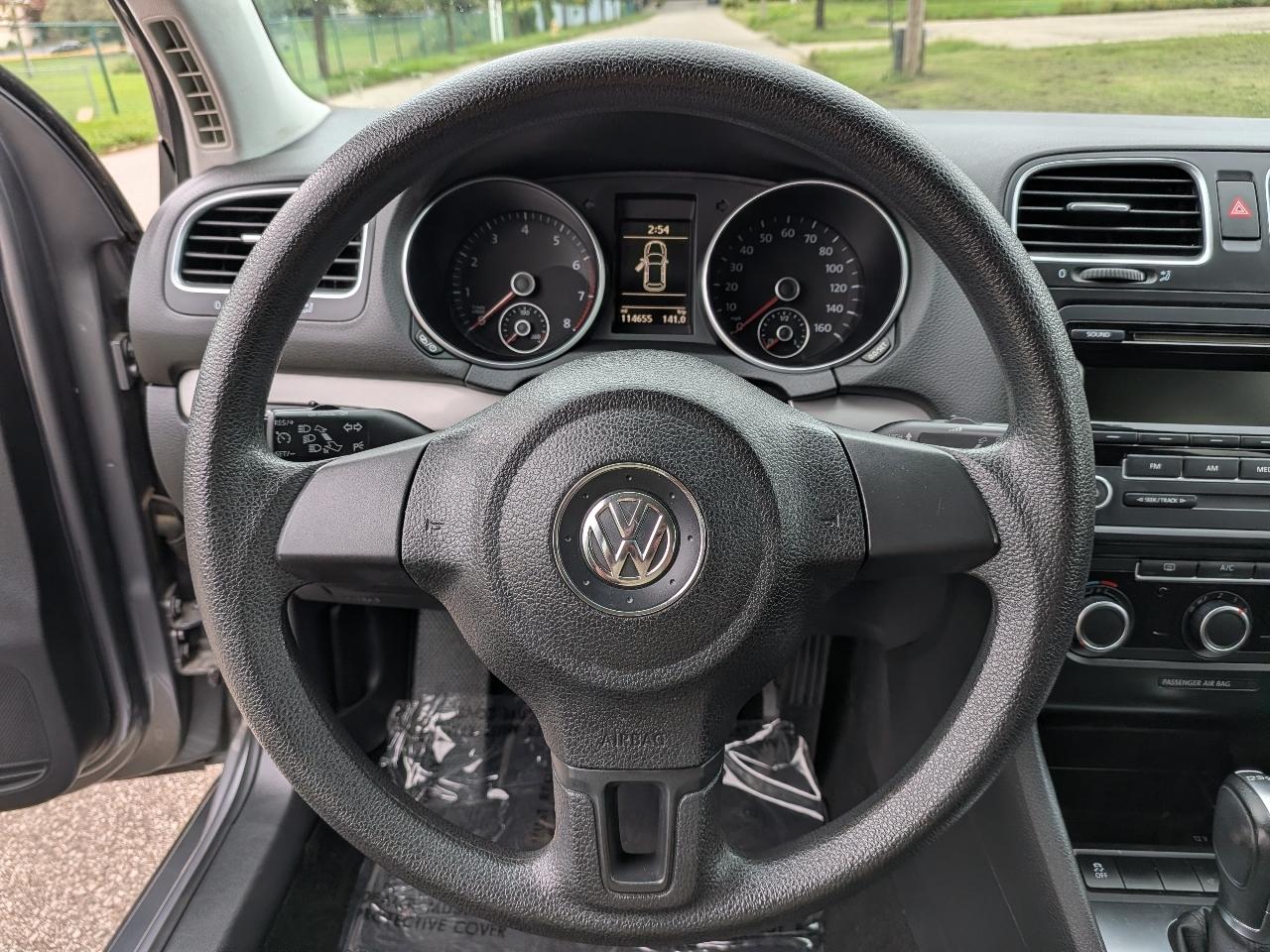 Volkswagen Golf 2.5L 4-Door 2013