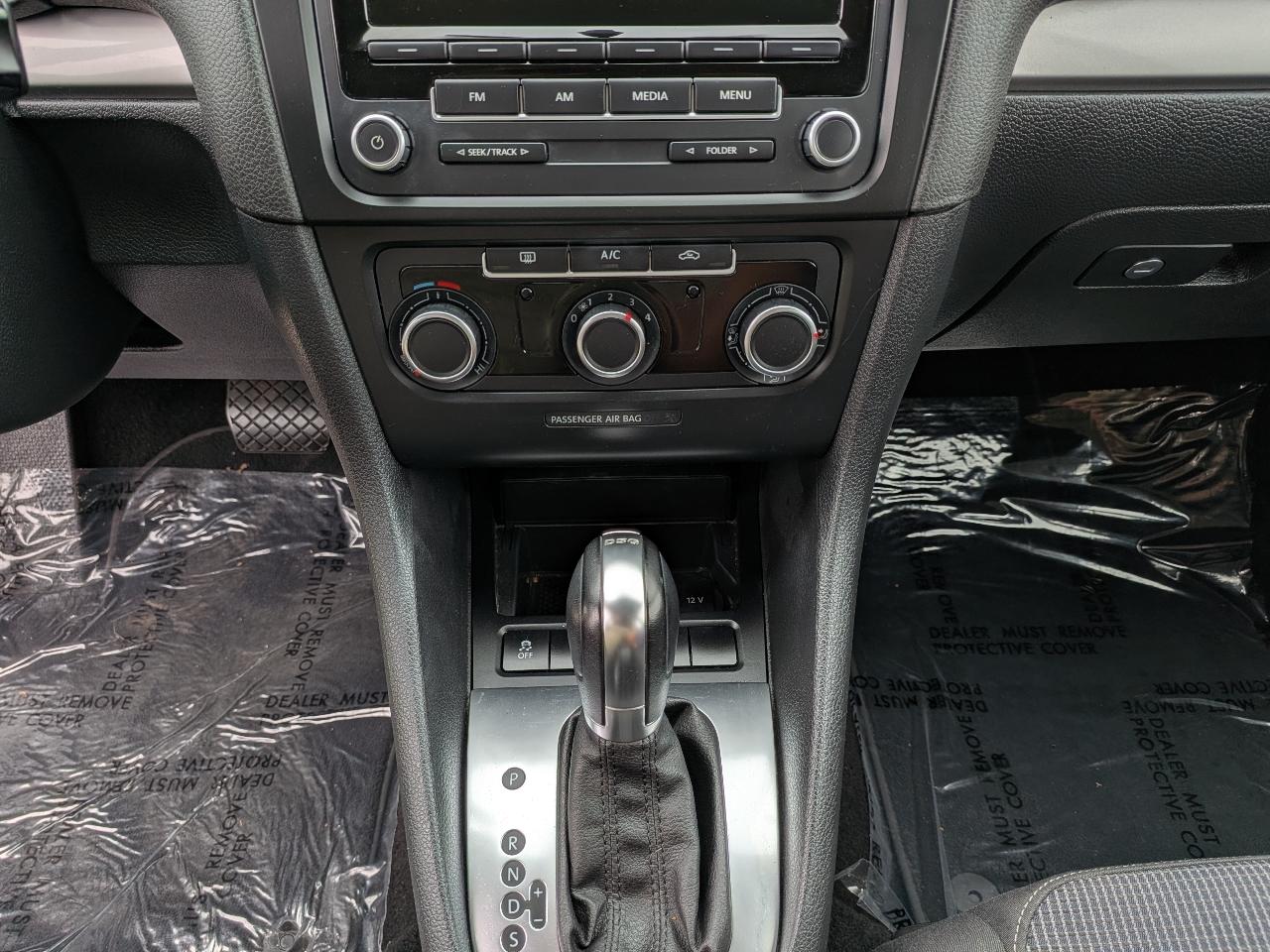 Volkswagen Golf 2.5L 4-Door 2013