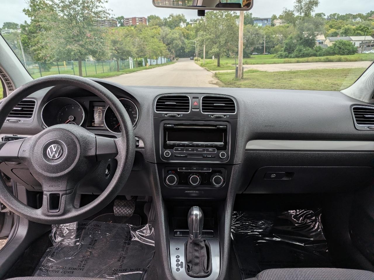 Volkswagen Golf 2.5L 4-Door 2013