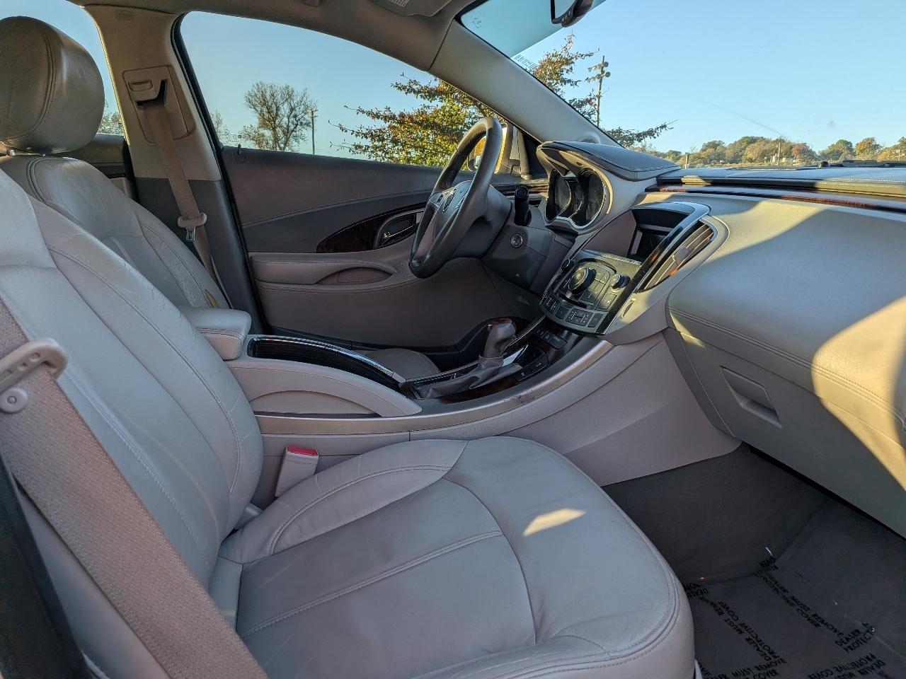 Buick LaCrosse CXL 2010
