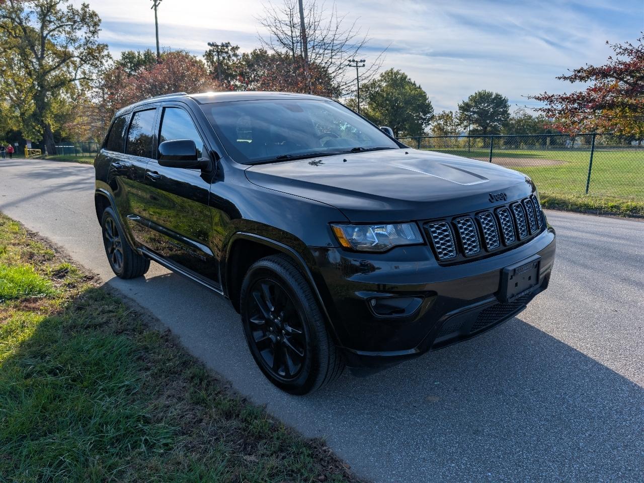 Jeep Grand Cherokee Laredo 4WD 2017