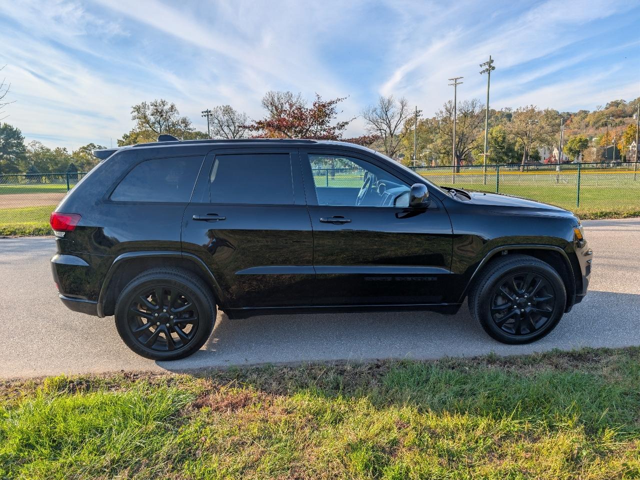 Jeep Grand Cherokee Laredo 4WD 2017