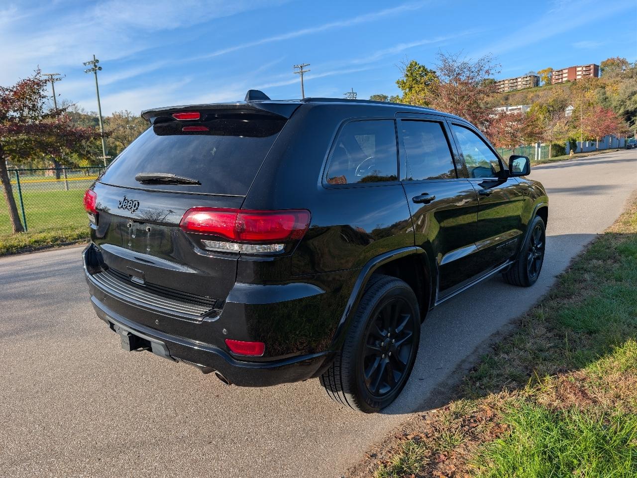 Jeep Grand Cherokee Laredo 4WD 2017