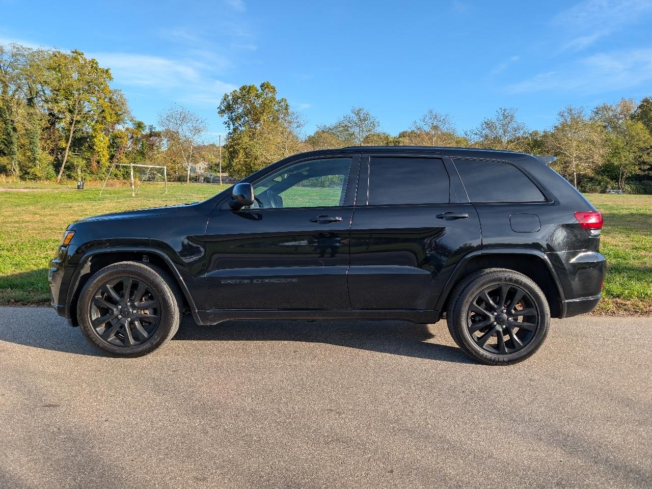 Jeep Grand Cherokee Laredo 4WD 2017