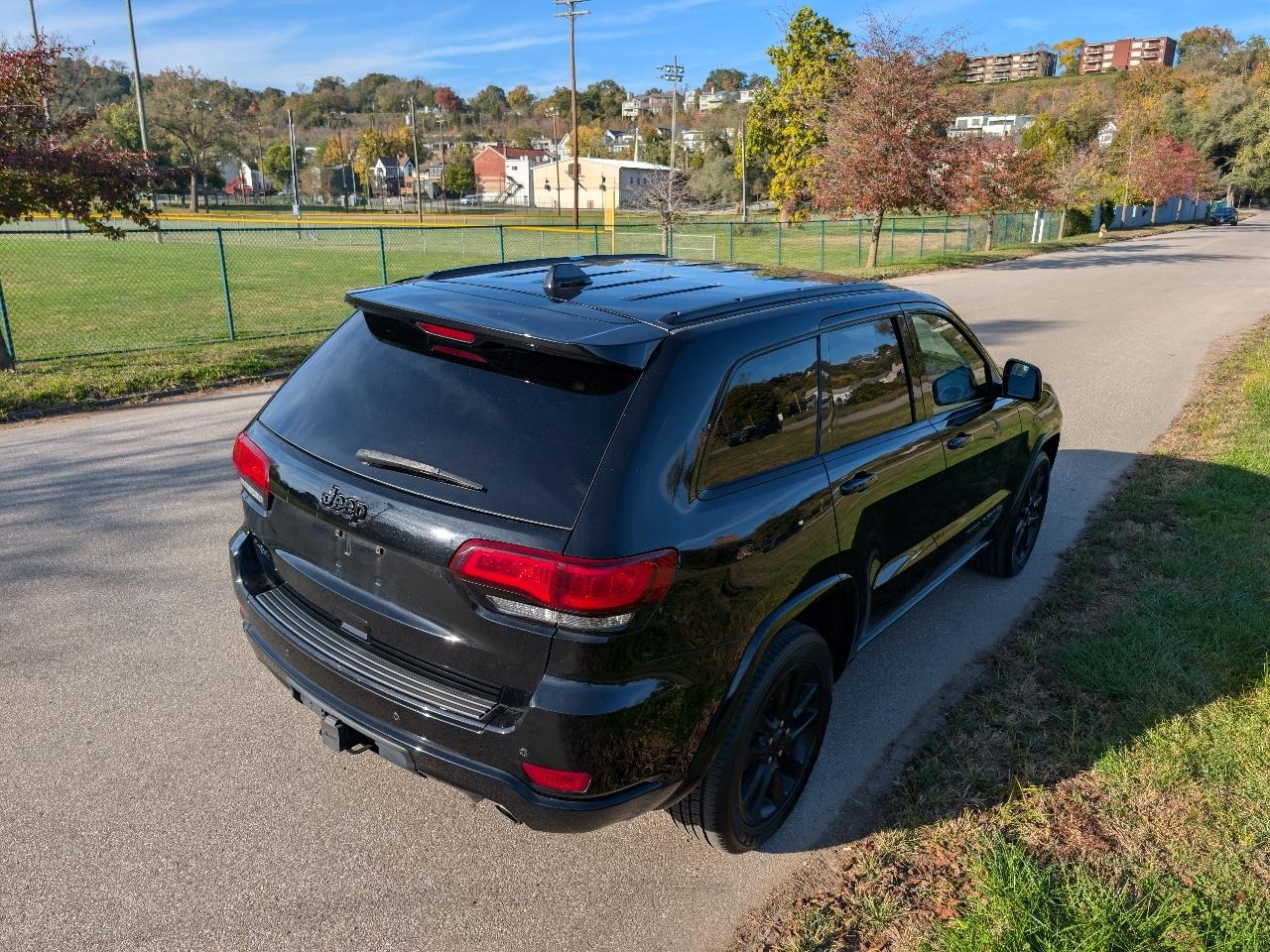 Jeep Grand Cherokee Laredo 4WD 2017