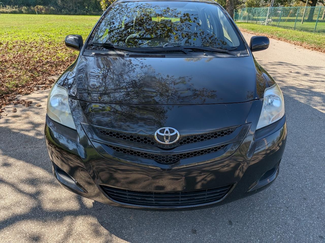 Toyota Yaris Sedan 2012