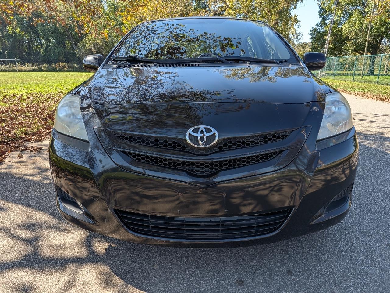 Toyota Yaris Sedan 2012