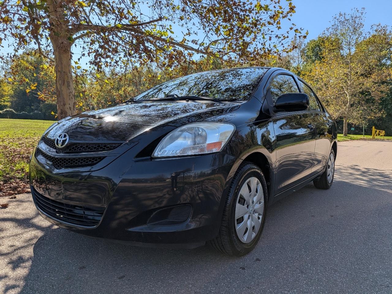 Toyota Yaris Sedan 2012