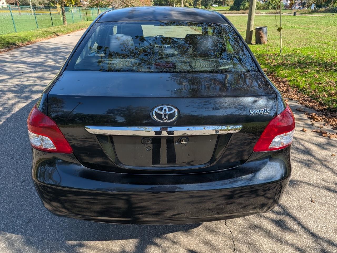 Toyota Yaris Sedan 2012
