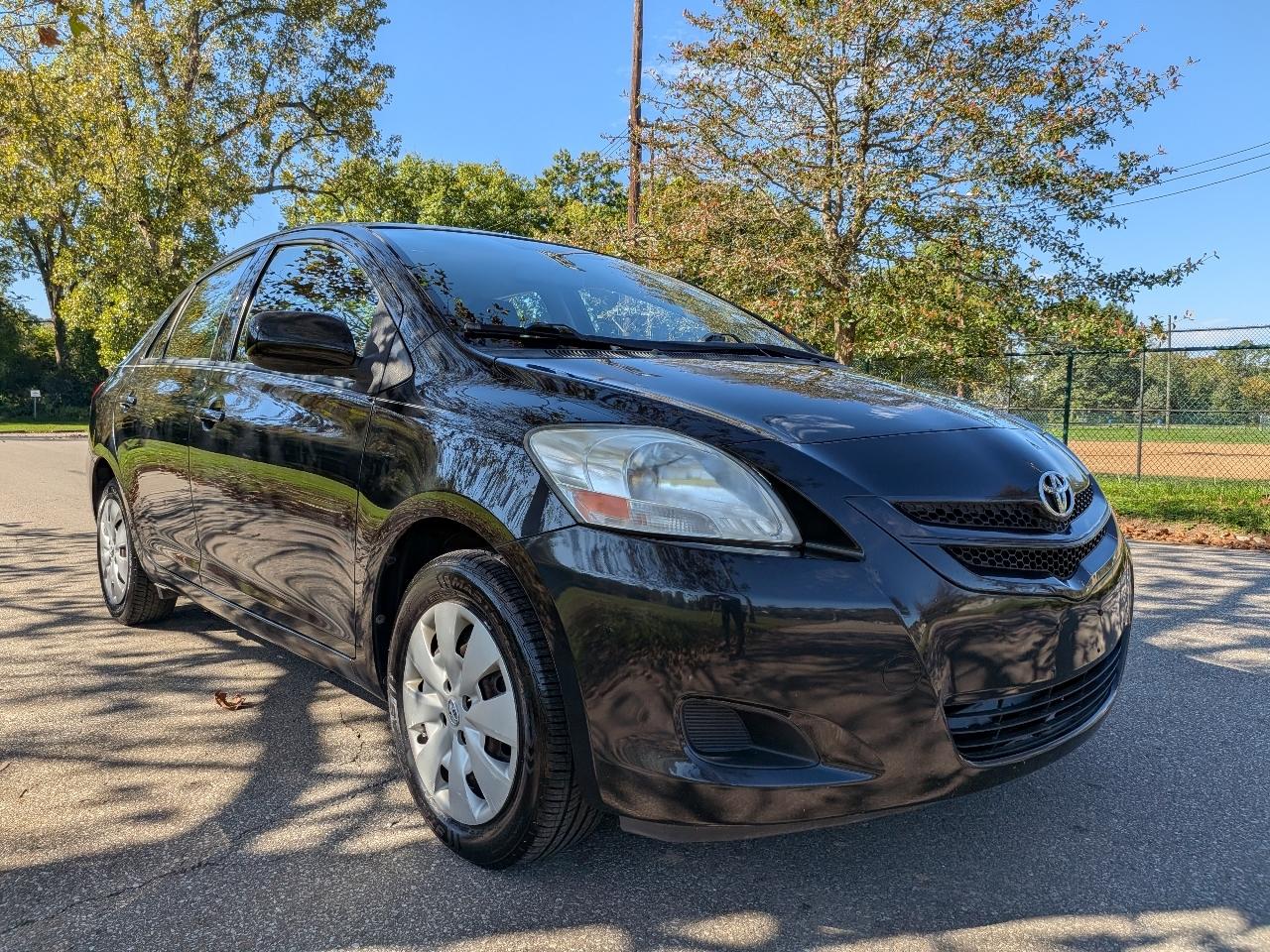 Toyota Yaris Sedan 2012