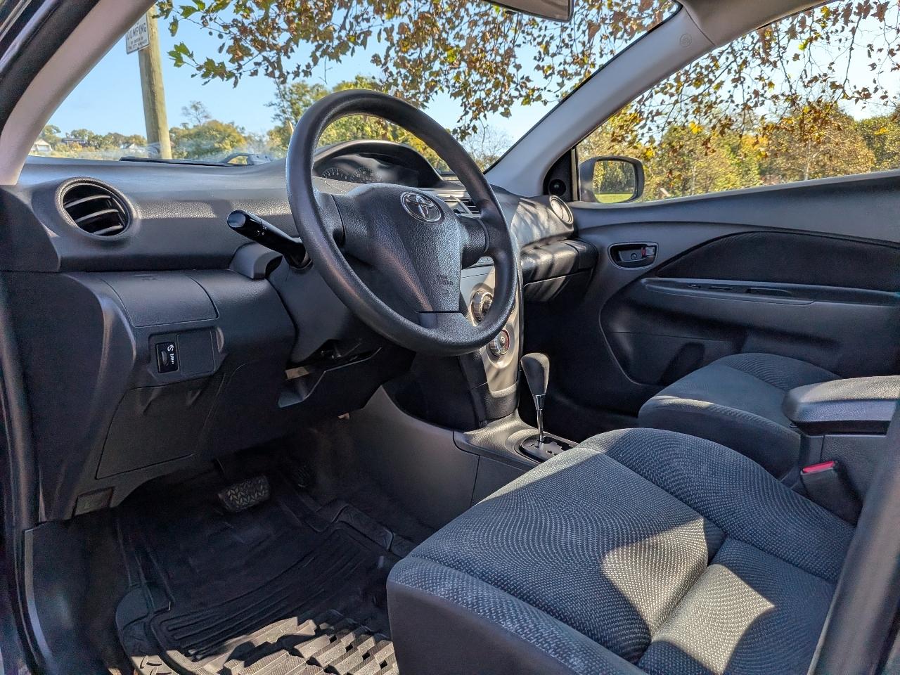 Toyota Yaris Sedan 2012