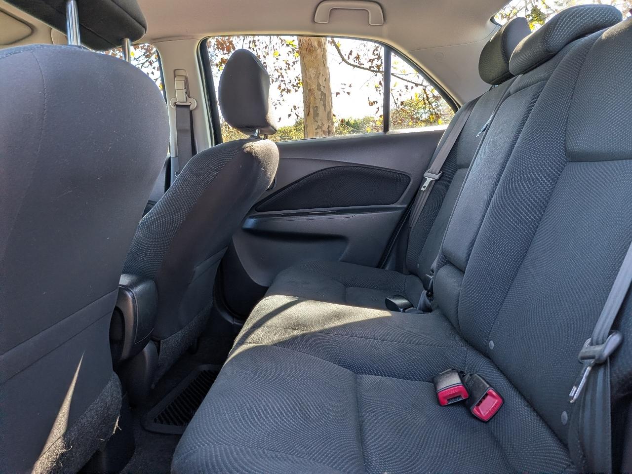 Toyota Yaris Sedan 2012