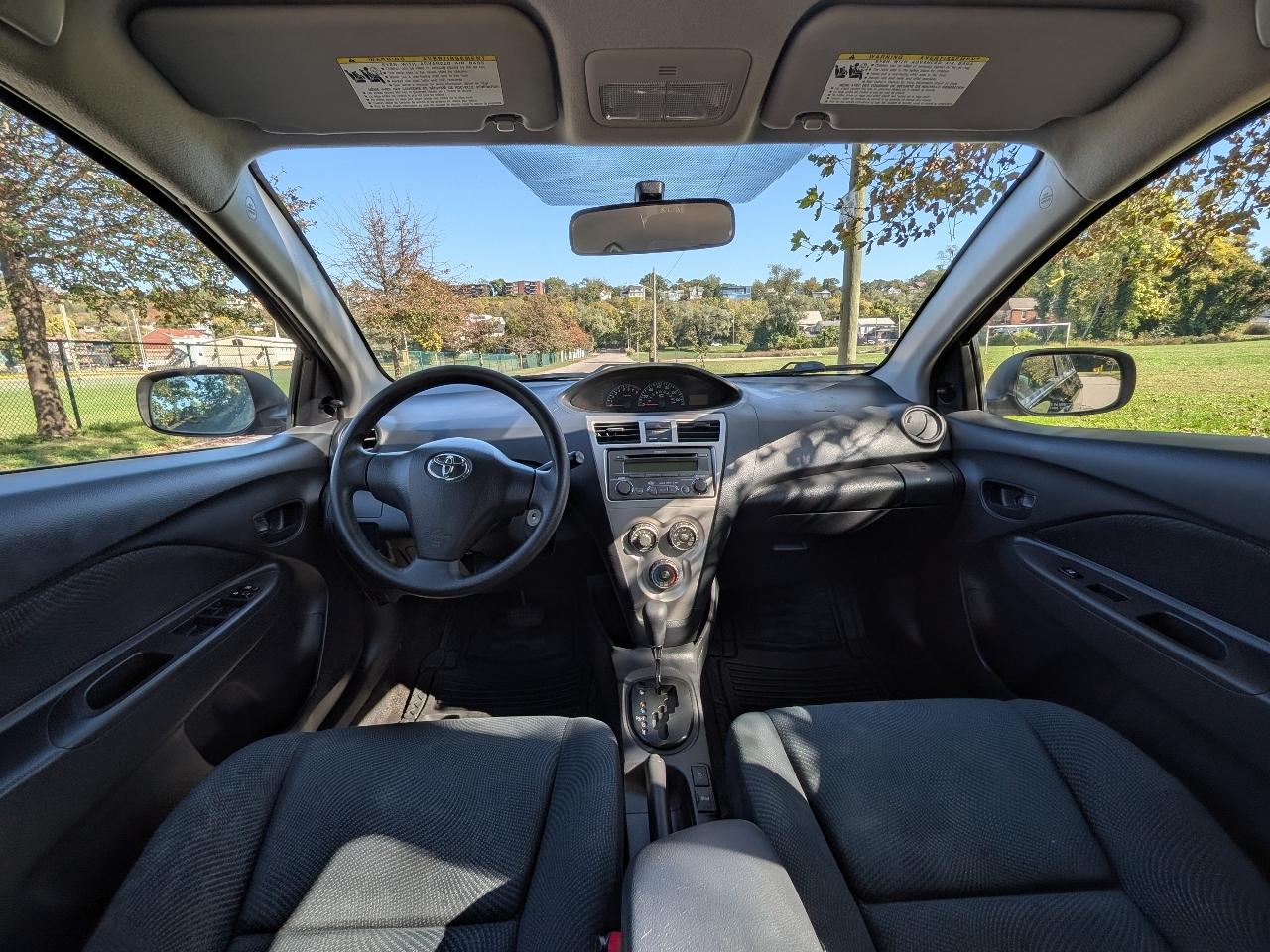 Toyota Yaris Sedan 2012