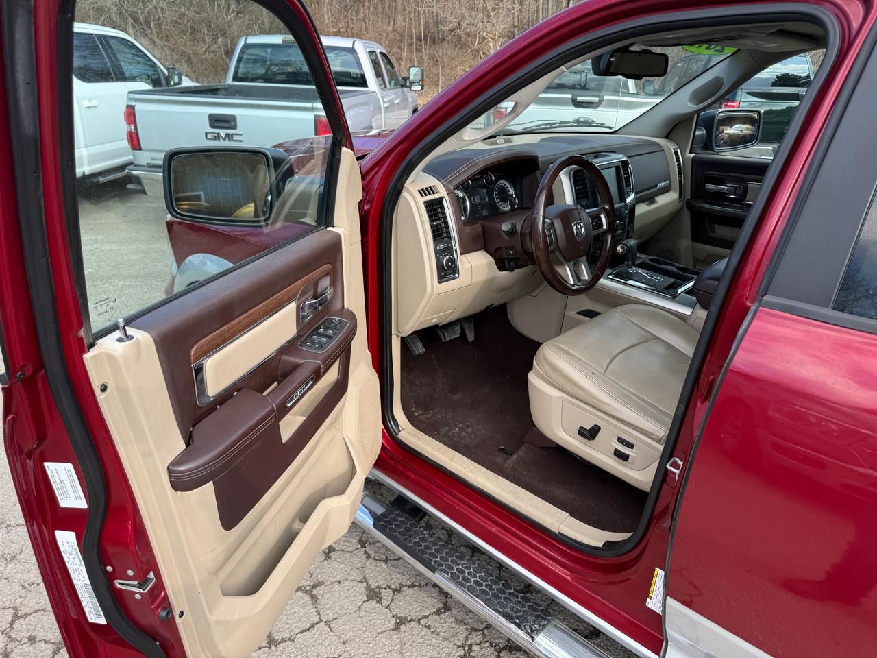 RAM 1500 Laramie Quad Cab 4WD 2013