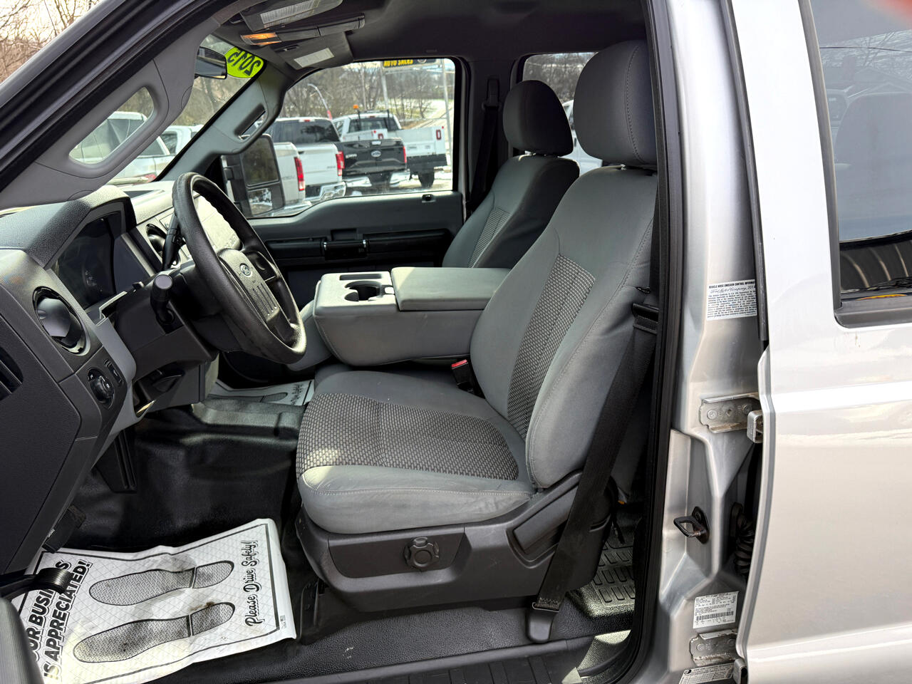 Ford F-350 SD XL Crew Cab Long Bed DRW 4WD 2015