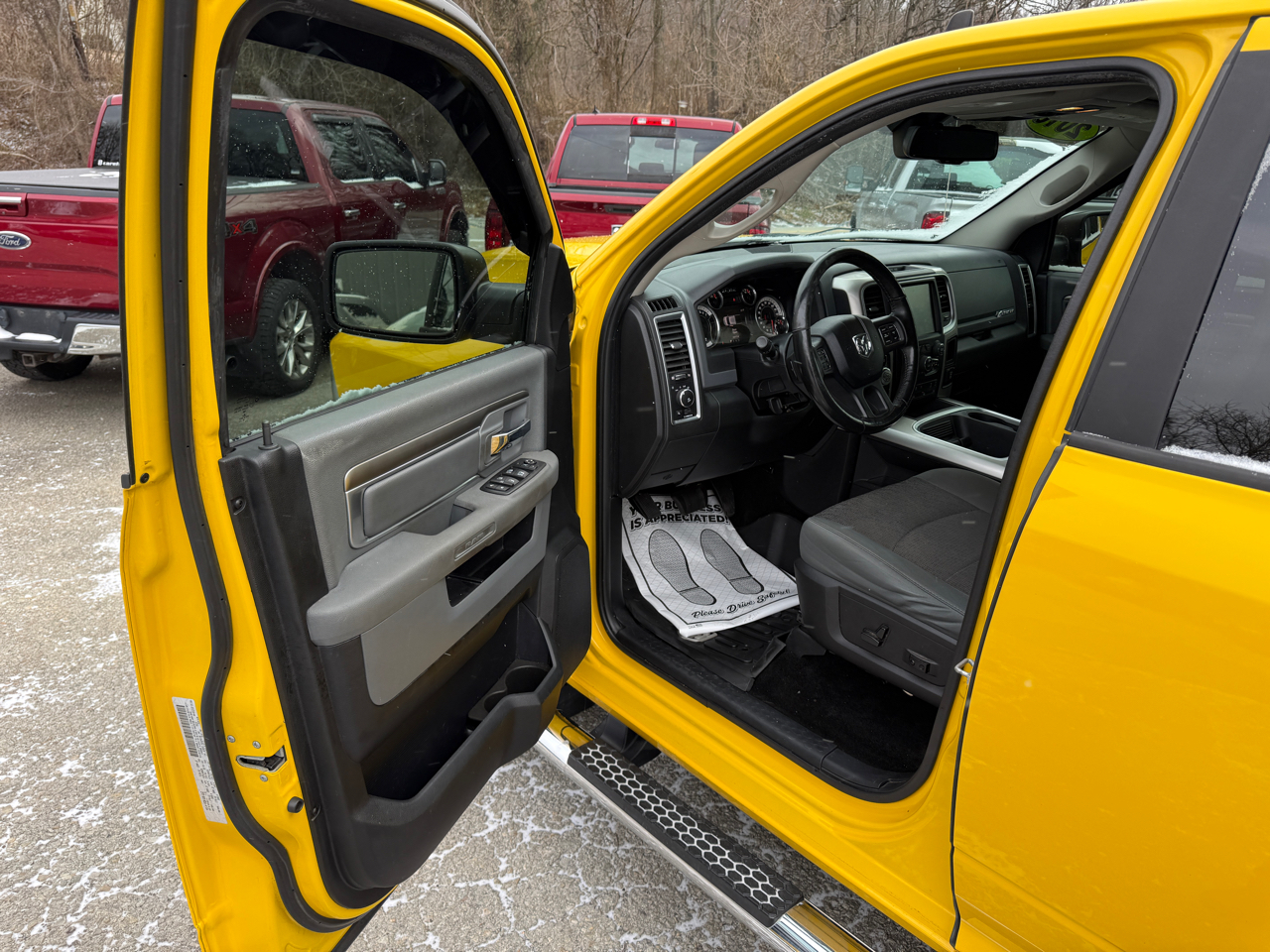 RAM 1500 Big Horn Quad Cab 4WD 2016