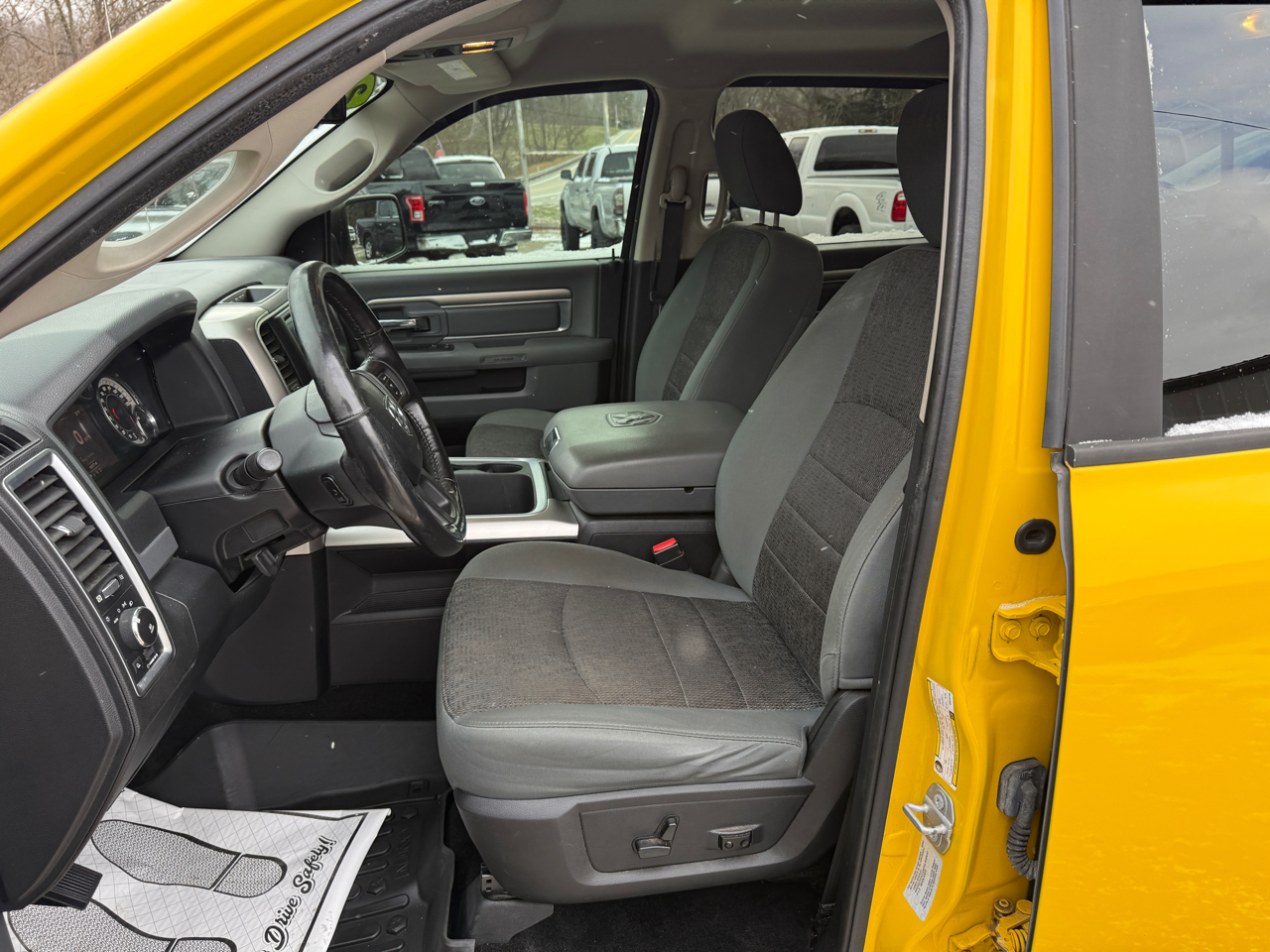 RAM 1500 Big Horn Quad Cab 4WD 2016