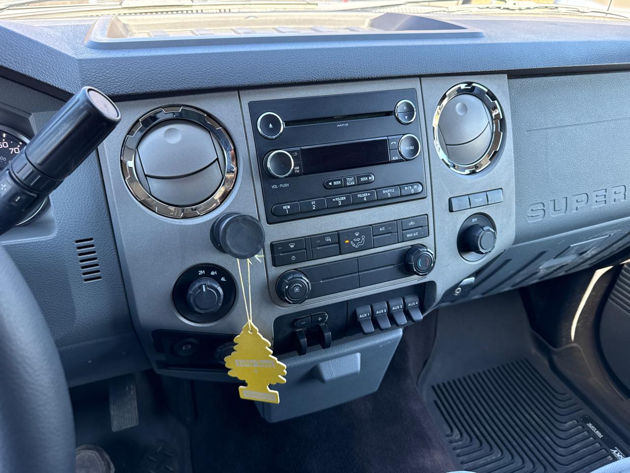 Ford F-350 SD XLT Crew Cab Long Bed DRW 4WD 2015