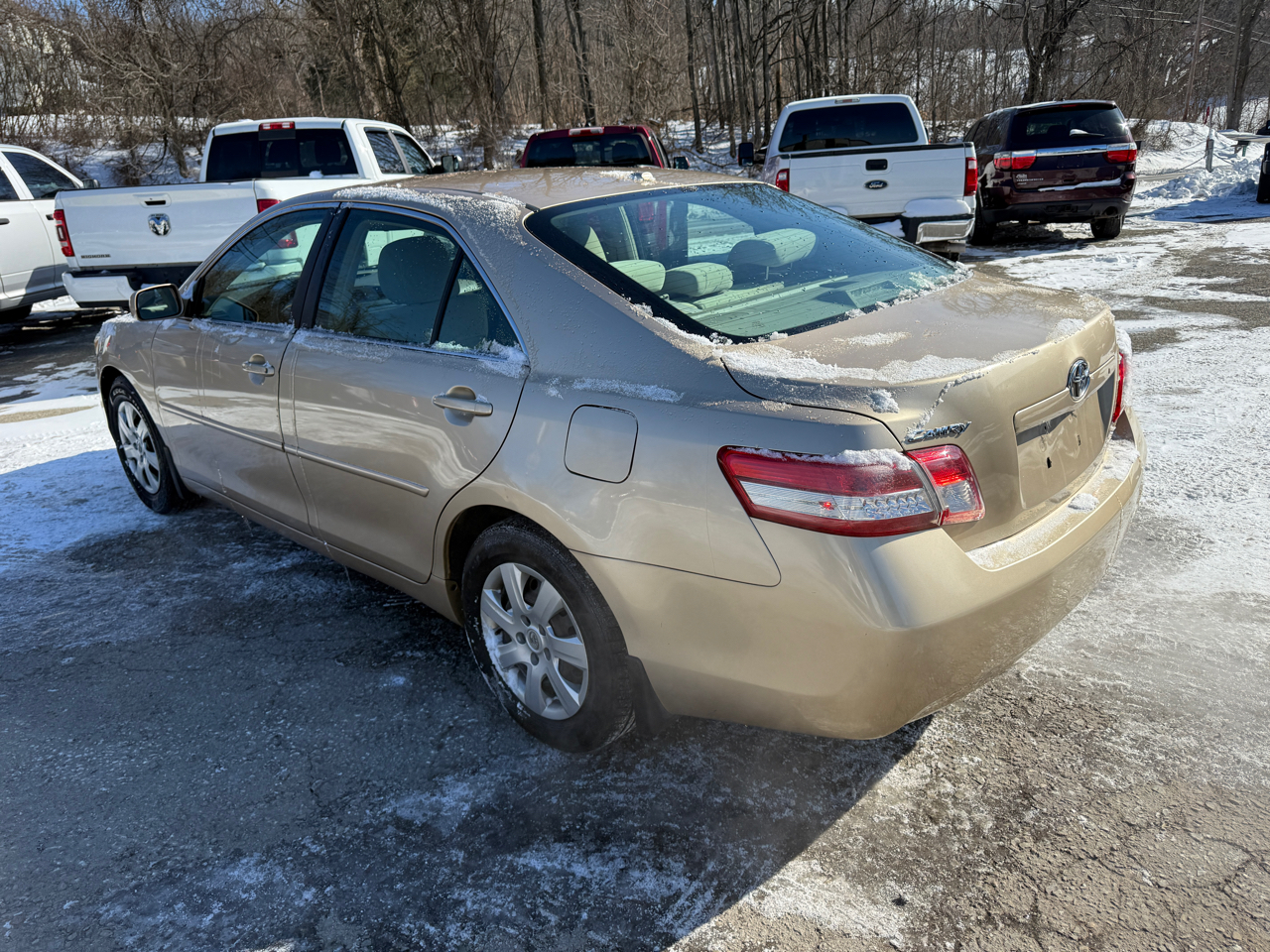 Toyota Camry LE 6-Spd AT 2010