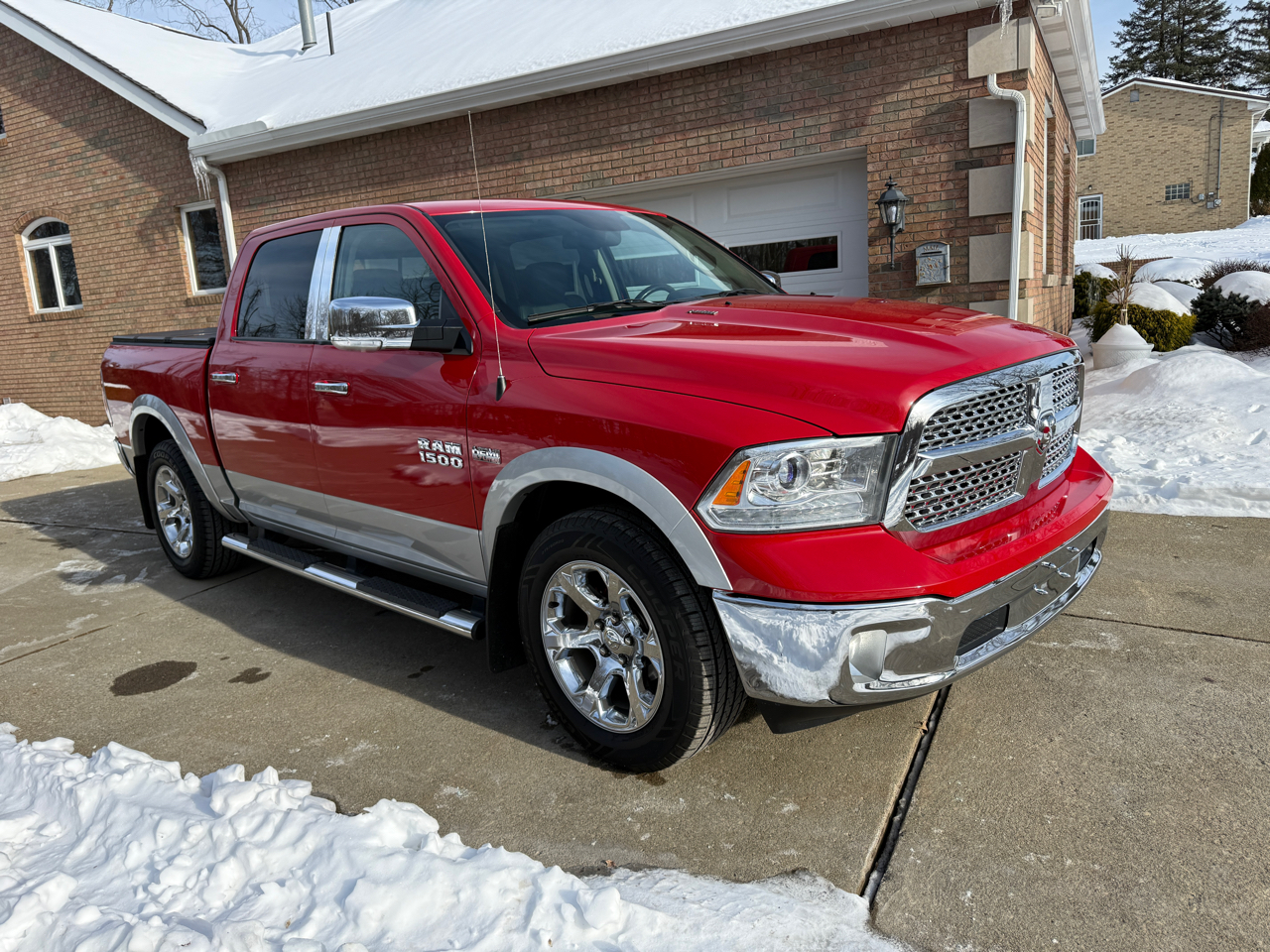 RAM 1500 Laramie Crew Cab SWB 4WD 2014