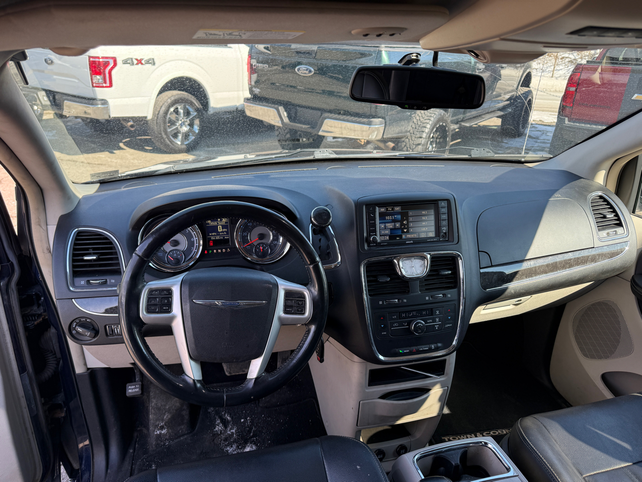 Chrysler Town & Country Touring 2016