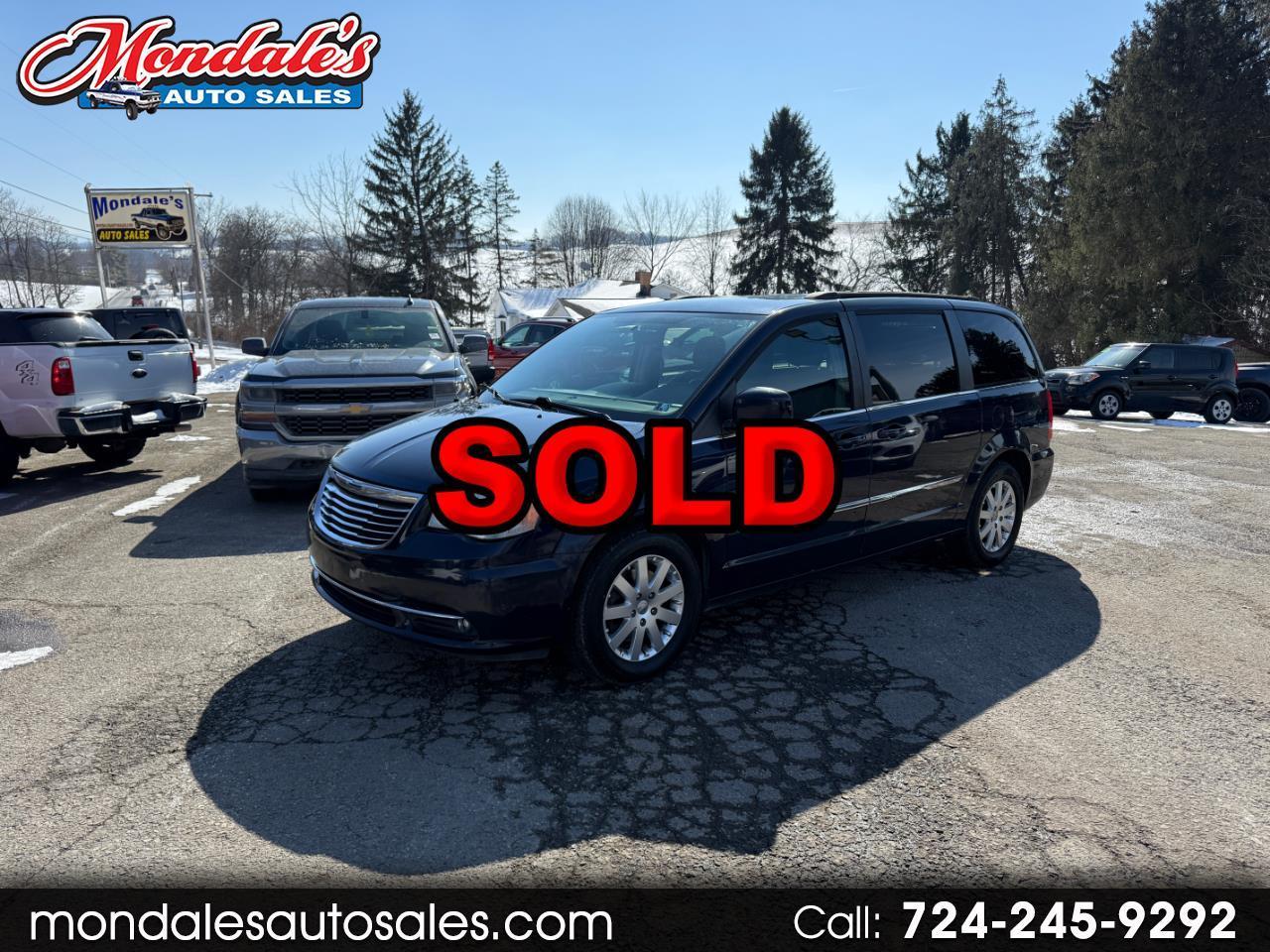 2016 Chrysler Town & Country Touring