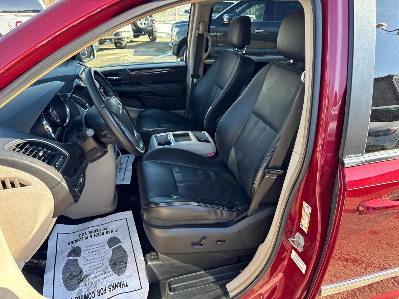 Chrysler Town & Country Touring 2012