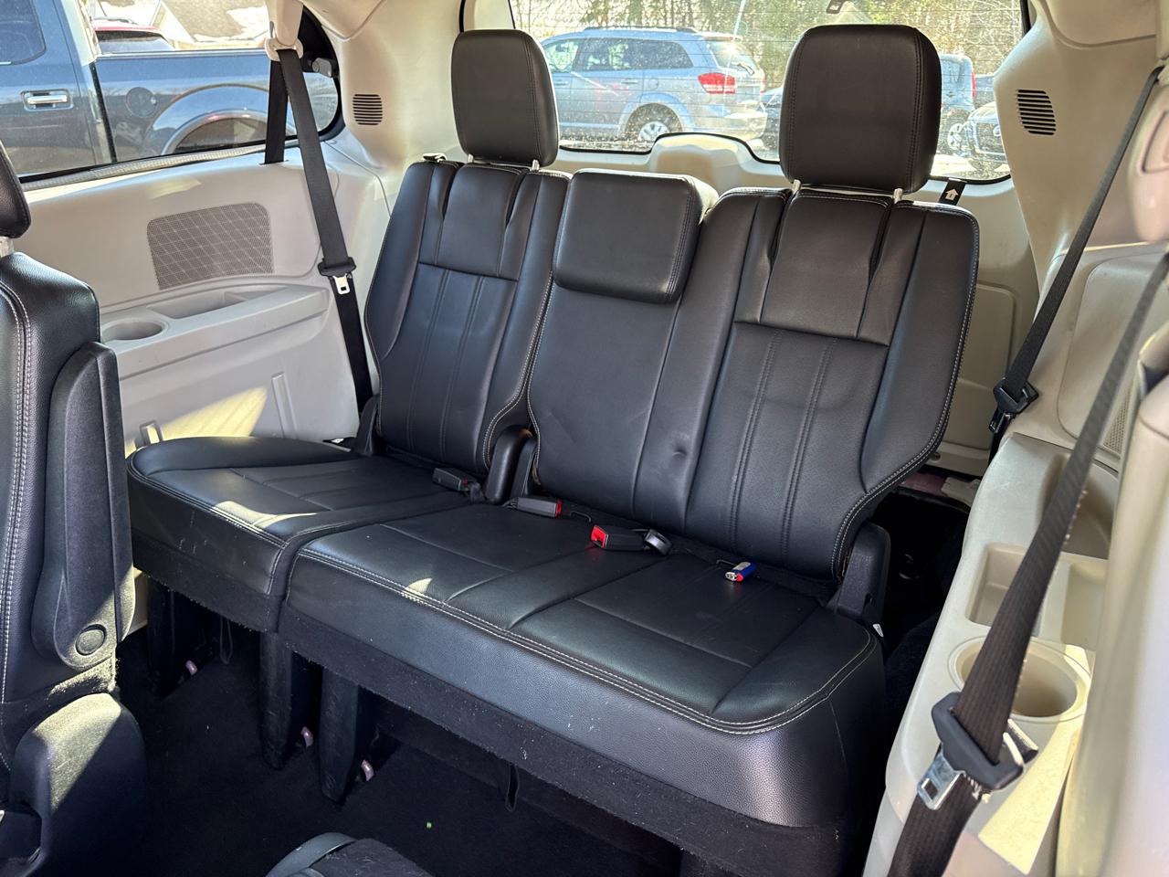 Chrysler Town & Country Touring 2012