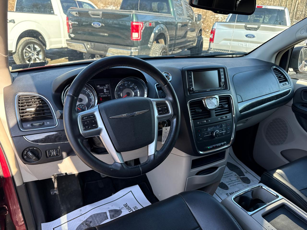 Chrysler Town & Country Touring 2012