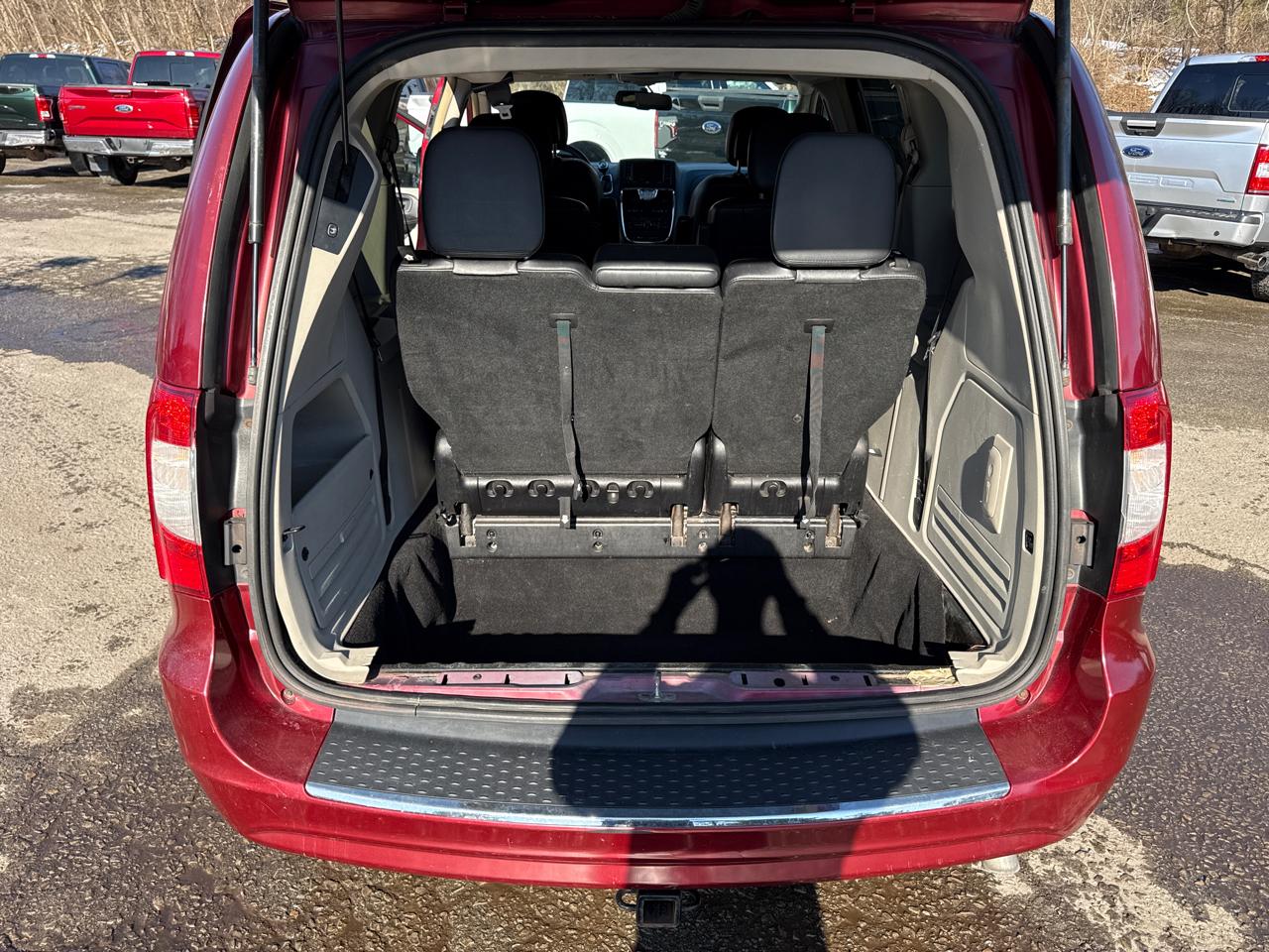 Chrysler Town & Country Touring 2012