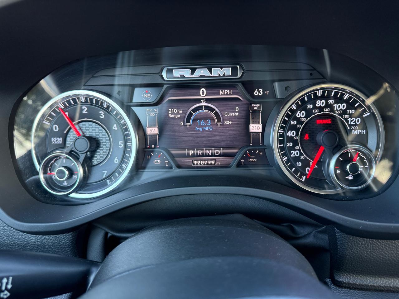 RAM 1500 Big Horn Quad Cab 4WD 2022