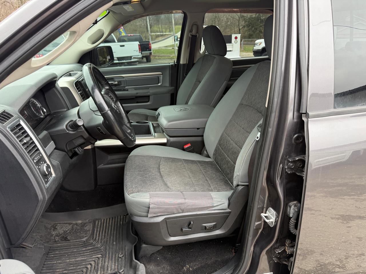 RAM 1500 SLT Crew Cab SWB 4WD 2014