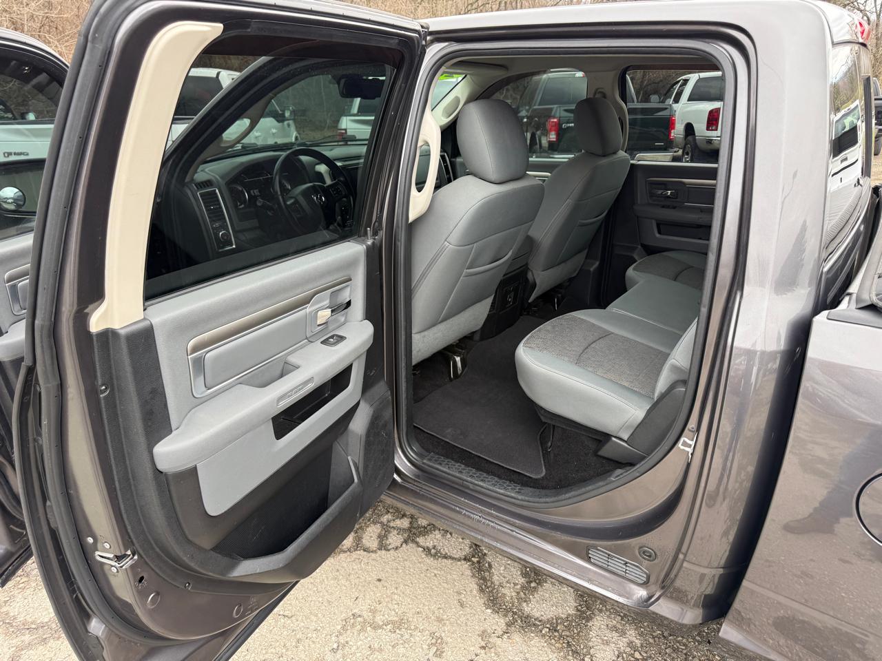 RAM 1500 SLT Crew Cab SWB 4WD 2014