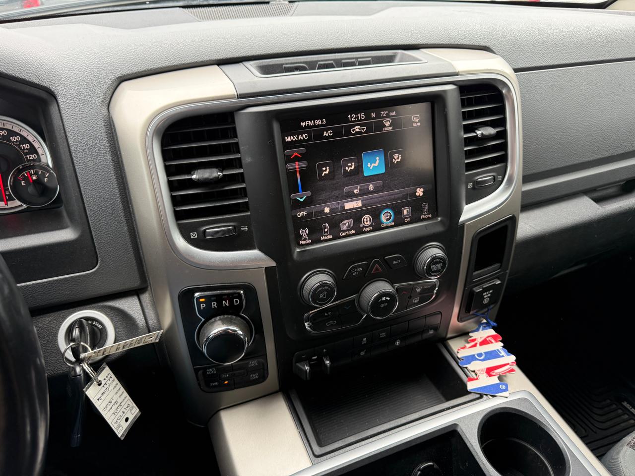 RAM 1500 SLT Crew Cab SWB 4WD 2014