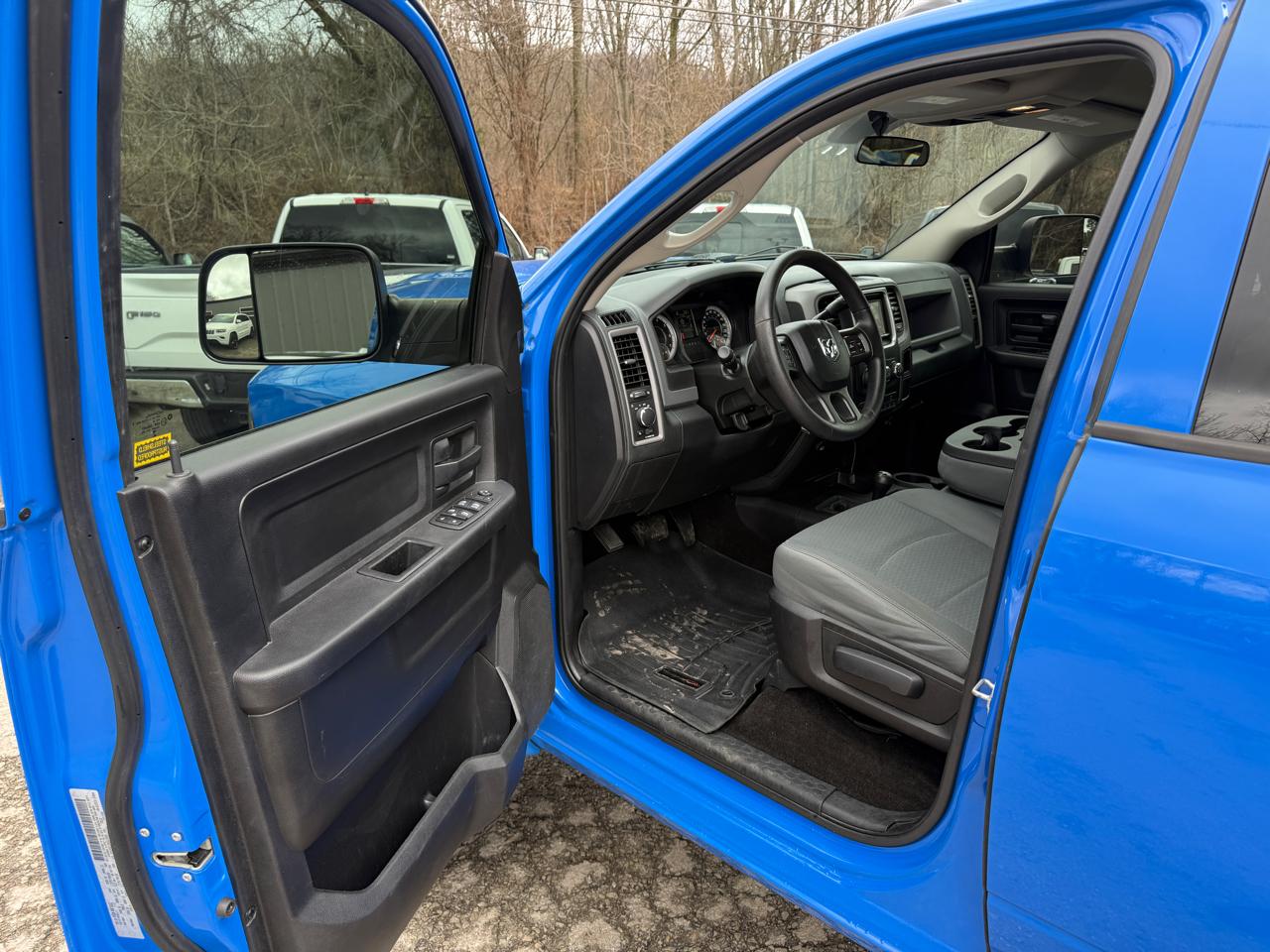 RAM 2500 Tradesman Crew Cab SWB 4WD 2017