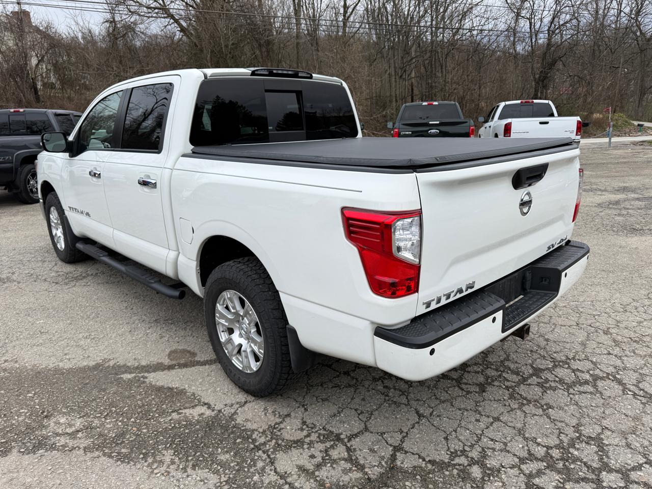 Nissan Titan SV Crew Cab 4WD 2018