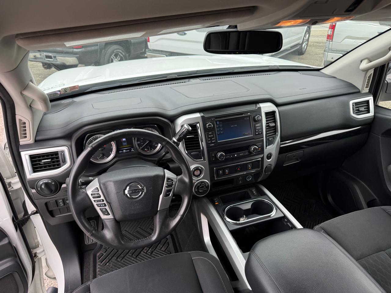Nissan Titan SV Crew Cab 4WD 2018