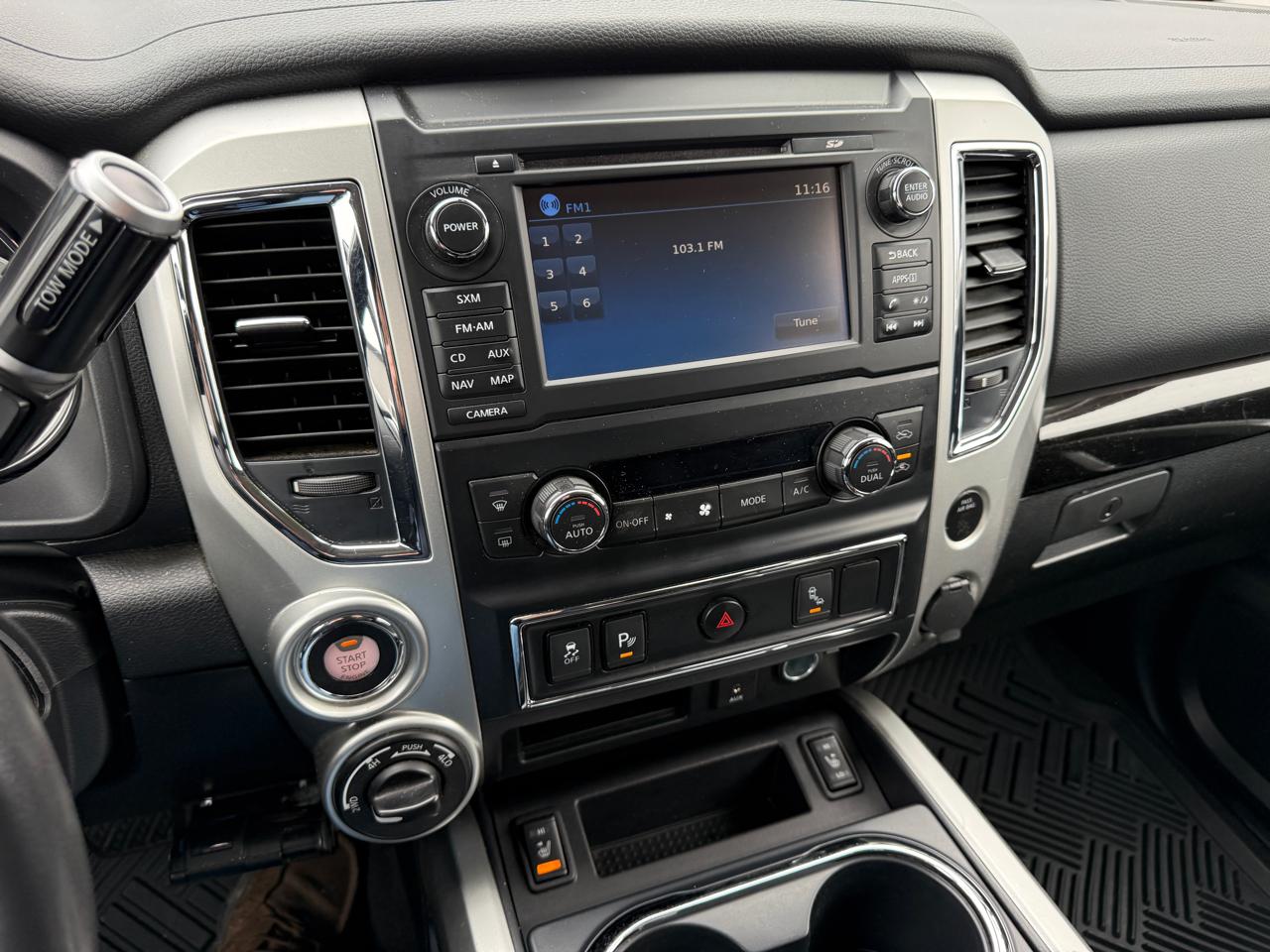 Nissan Titan SV Crew Cab 4WD 2018