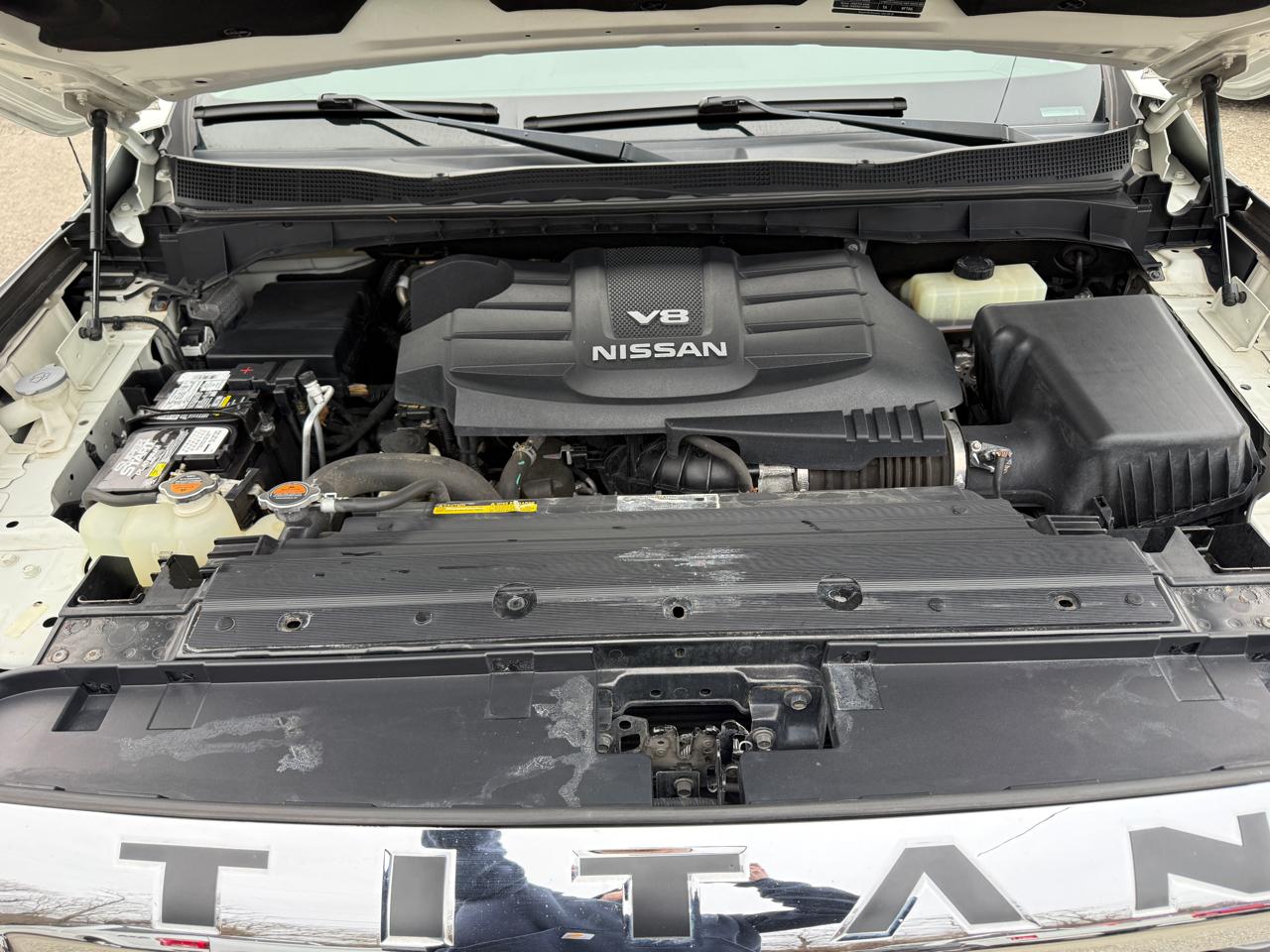 Nissan Titan SV Crew Cab 4WD 2018