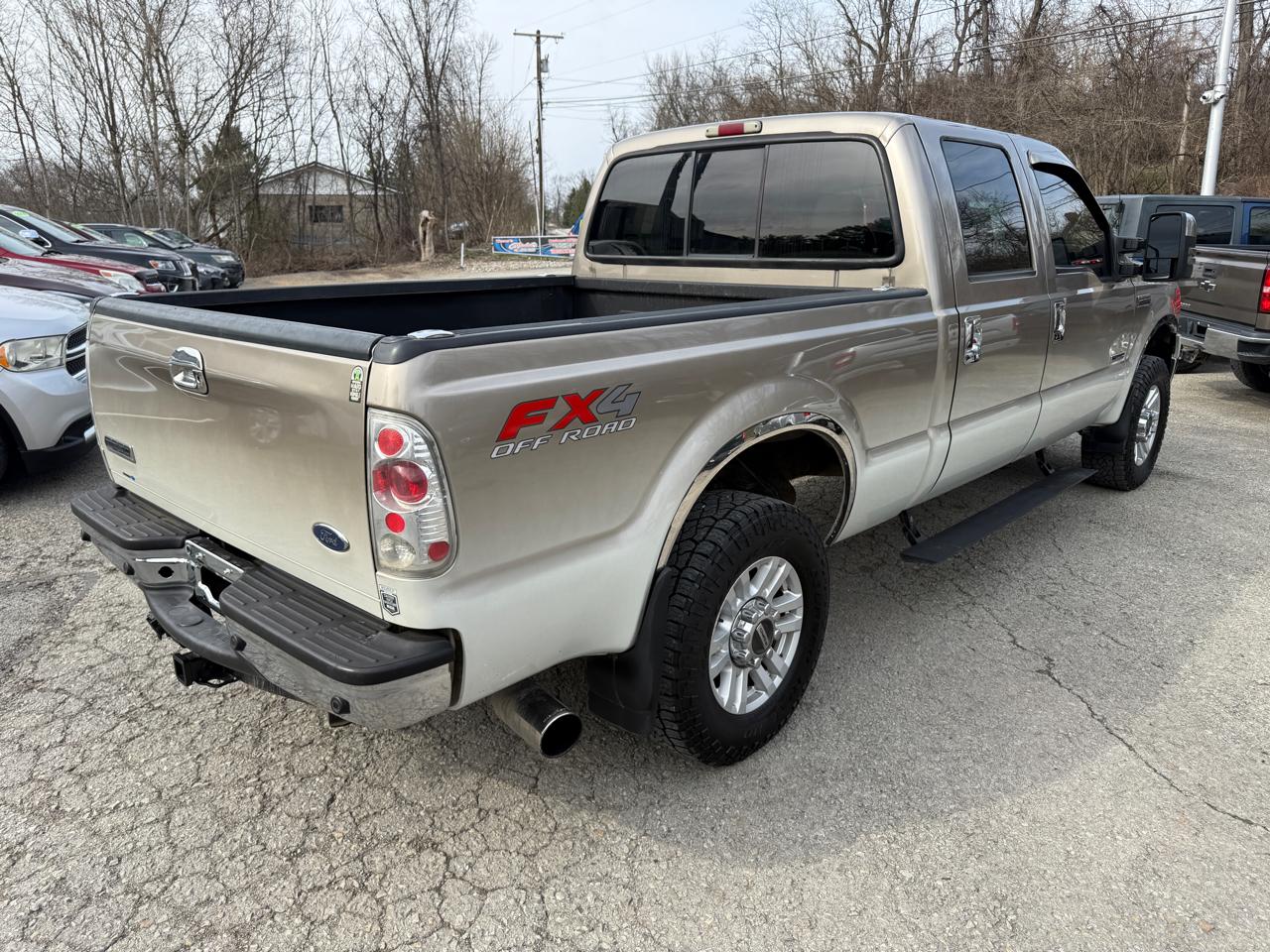 Ford F-250 SD Lariat Crew Cab 4WD 2005