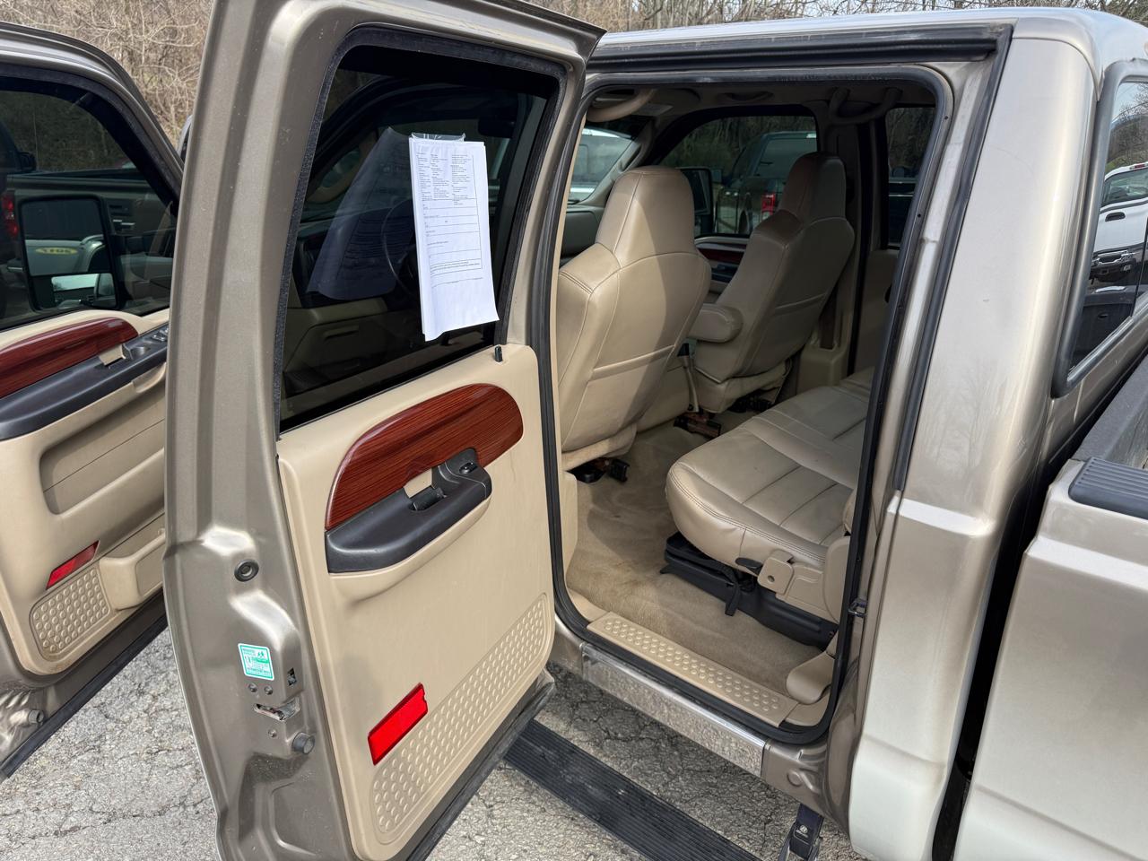 Ford F-250 SD Lariat Crew Cab 4WD 2005