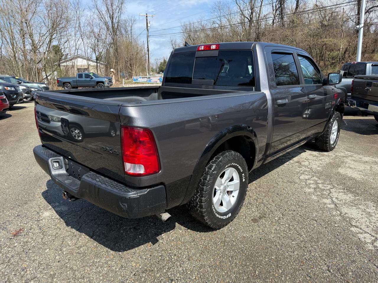 RAM 1500 Outdoorsman 4x4 Crew Cab 5'7" Box 2015