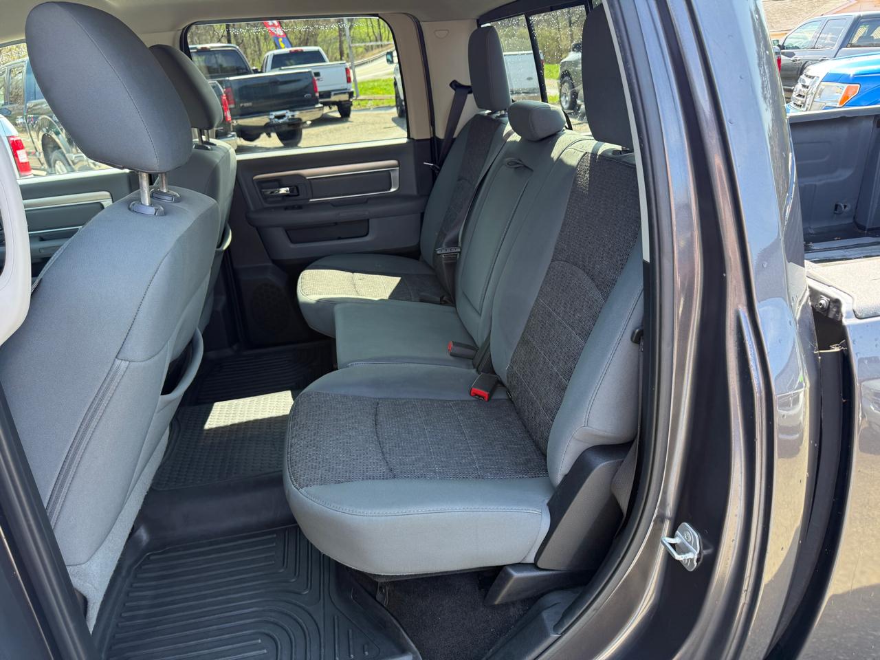 RAM 1500 Outdoorsman 4x4 Crew Cab 5'7" Box 2015