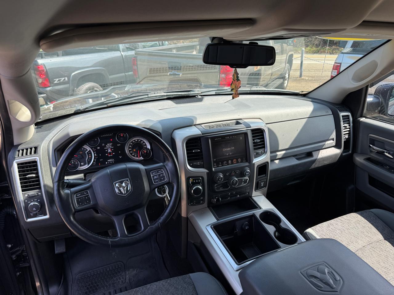 RAM 1500 Outdoorsman 4x4 Crew Cab 5'7" Box 2015