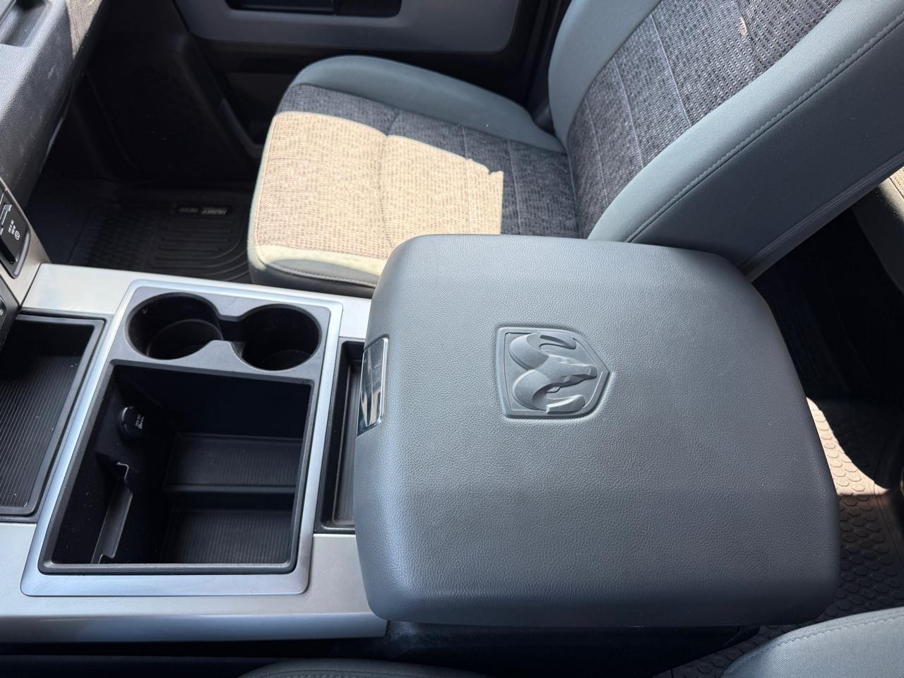 RAM 1500 Outdoorsman 4x4 Crew Cab 5'7" Box 2015