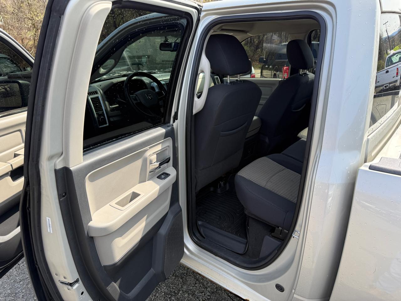 RAM 1500 SLT Quad Cab 4WD 2010