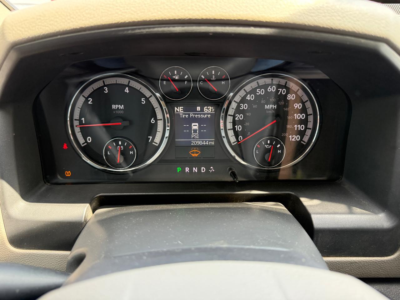 RAM 1500 SLT Quad Cab 4WD 2010