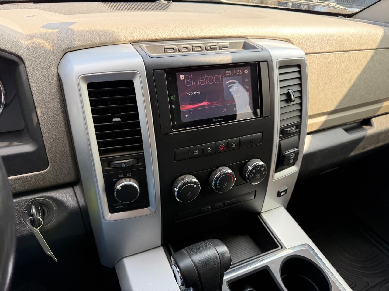 RAM 1500 SLT Quad Cab 4WD 2010